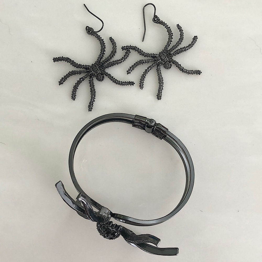 Spider earrings and bracelet set